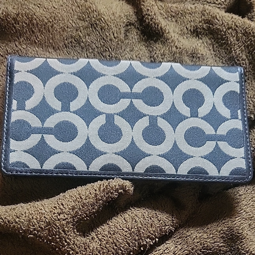 Coach Tan And Black Wallet